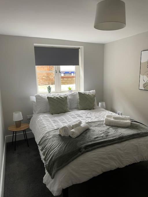 Cedar House - 2 Bed House With Free Parking In Town Centre! By Shortstays4U King's Lynn Zewnętrze zdjęcie